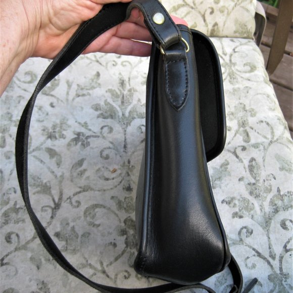 Quality leather black Cross body shoulder bag - Picture 8 of 8